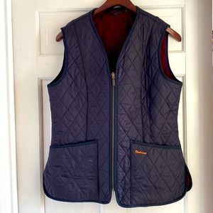 Barbour quilted vest in navy with burgundy liner, size 12 US